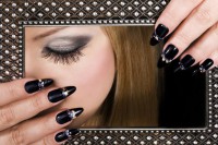 /album/fotogalerie-uvodni-stranka/trendy-black-nails-winter-2013-jpg/